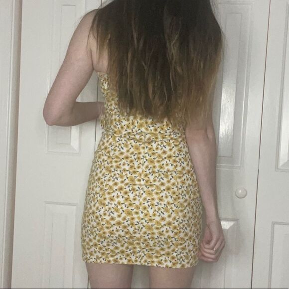 NWOT Womens forever 21 floral mini dress with belt size small - Picture 4 of 8